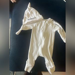 Burberry onesie & hat set